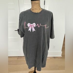 Gray T-Shirt with Pink Bow Design